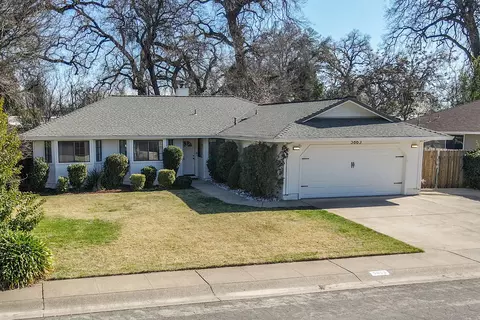 5863 Farm House Ln, Redding, CA 96001