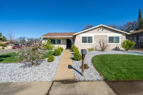 2720 Camulos Way, Redding, CA 96002