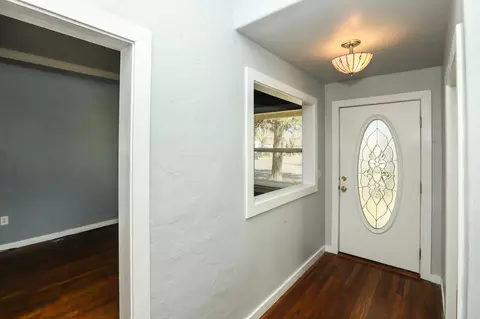 Entry Way - 253 Washington St, Red Bluff, CA 96080 photo 2 of 4