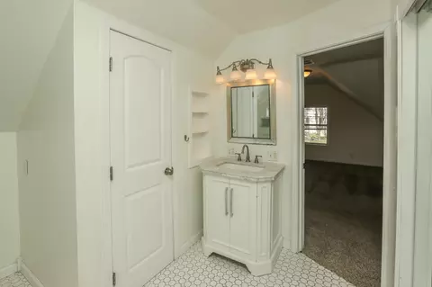 Bath - 253 Washington St, Red Bluff, CA 96080 photo 6 of 7
