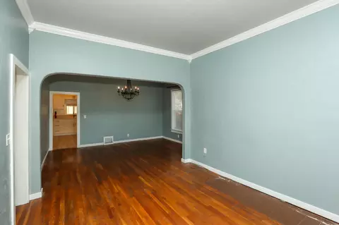 Living - 253 Washington St, Red Bluff, CA 96080 photo 1 of 6