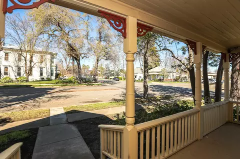 Exterior - 253 Washington St, Red Bluff, CA 96080 photo 5 of 7