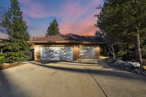 1345 Bambury Ct, Redding, CA 96001 photo 2