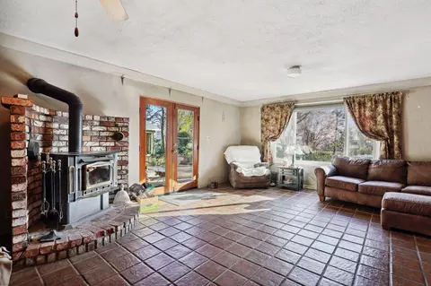 5300 Cedars Rd, Redding, CA 96001 photo 4