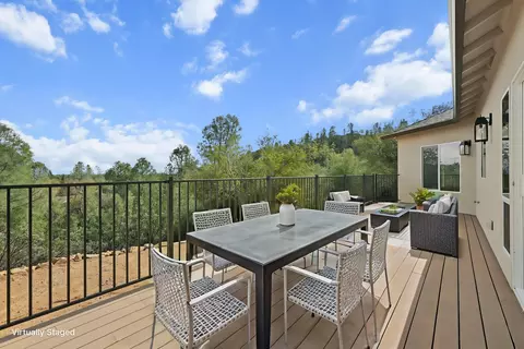 Exterior - 4507 Shannon Pl, Redding, CA 96001 photo 3 of 4