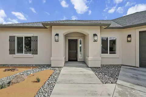 Exterior - 4507 Shannon Pl, Redding, CA 96001 photo 2 of 4