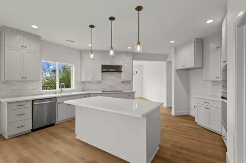 Kitchen - 4507 Shannon Pl, Redding, CA 96001 photo 2 of 3