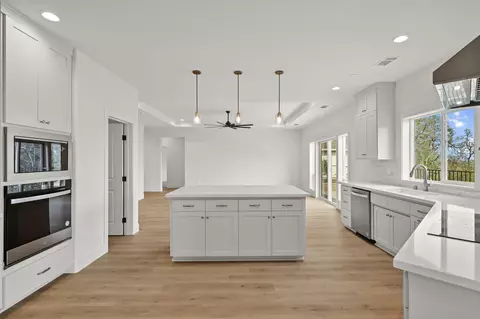 Kitchen - 4507 Shannon Pl, Redding, CA 96001 photo 1 of 3