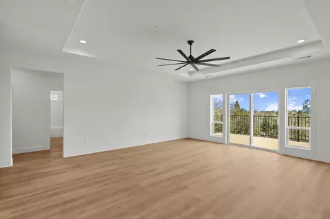 Living - 4507 Shannon Pl, Redding, CA 96001 photo 2 of 3