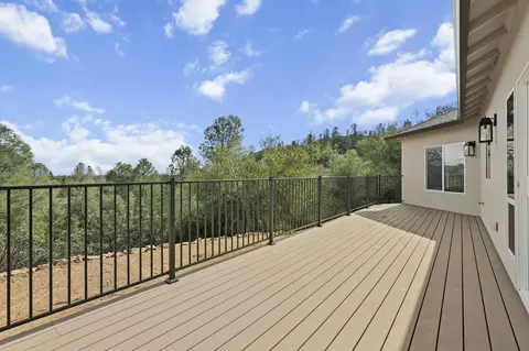 Exterior - 4507 Shannon Pl, Redding, CA 96001 photo 4 of 4