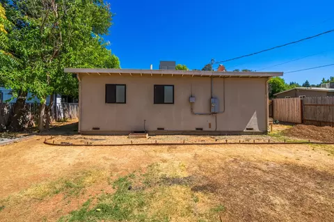 Exterior - 1326 Jeffries Ave, Anderson, CA 96007 photo 5 of 13