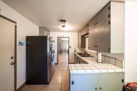 Entry Way - 1326 Jeffries Ave, Anderson, CA 96007 photo 1 of 1