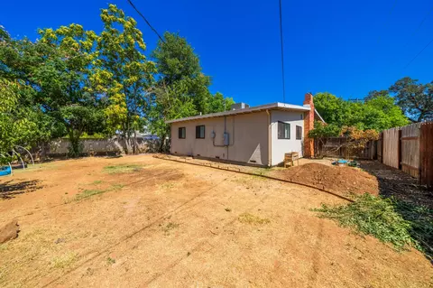 Exterior - 1326 Jeffries Ave, Anderson, CA 96007 photo 8 of 13