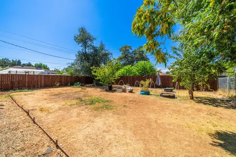 Exterior - 1326 Jeffries Ave, Anderson, CA 96007 photo 4 of 13