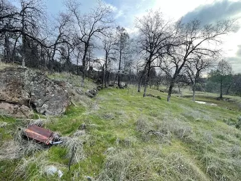 13883 Kitty Hawk Ln, Redding, CA 96003 photo 3