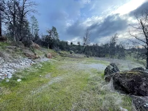 13883 Kitty Hawk Ln, Redding, CA 96003 photo 5