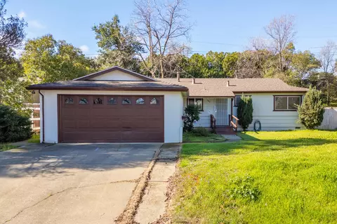 545 Homestead Dr, Red Bluff, CA 96080