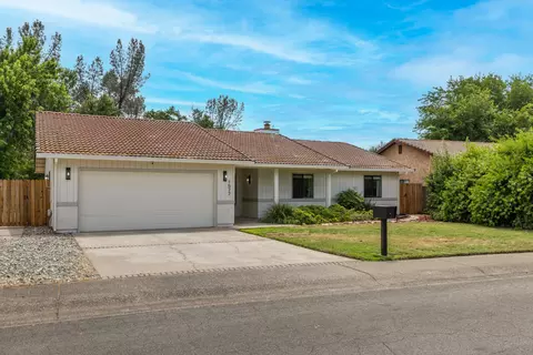 1577 Arroyo Manor Dr, Redding, CA 96003