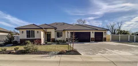 1923 Jolie Way, Redding, CA 96003