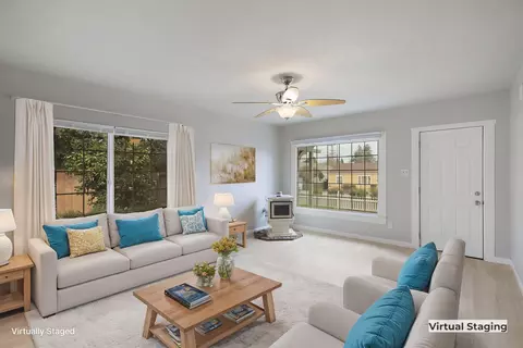 Living - 2322 Waldon St, Redding, CA 96001 photo 1 of 8