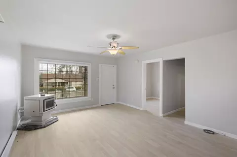 Living - 2322 Waldon St, Redding, CA 96001 photo 3 of 8