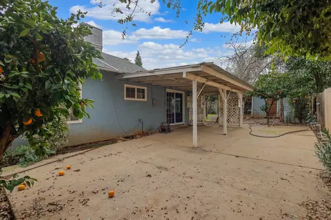 Exterior - 2322 Waldon St, Redding, CA 96001 photo 3 of 10