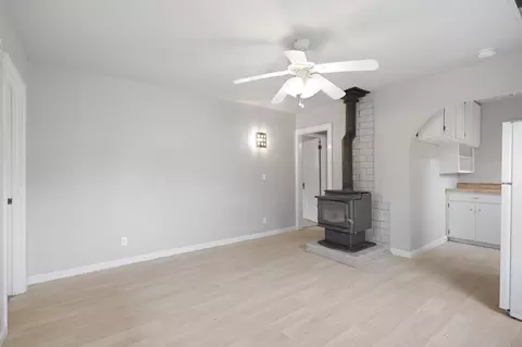 Living - 2322 Waldon St, Redding, CA 96001 photo 7 of 8