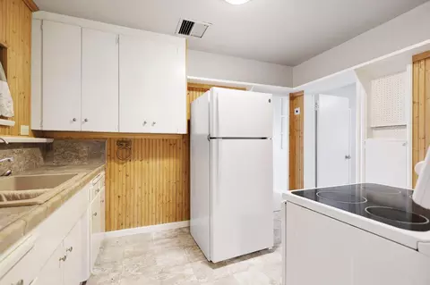 Entry Way - 2322 Waldon St, Redding, CA 96001 photo 1 of 2