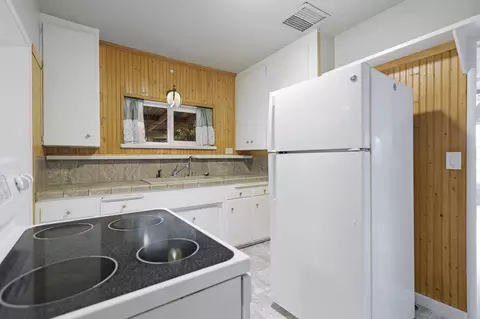 Kitchen - 2322 Waldon St, Redding, CA 96001 photo 1 of 2