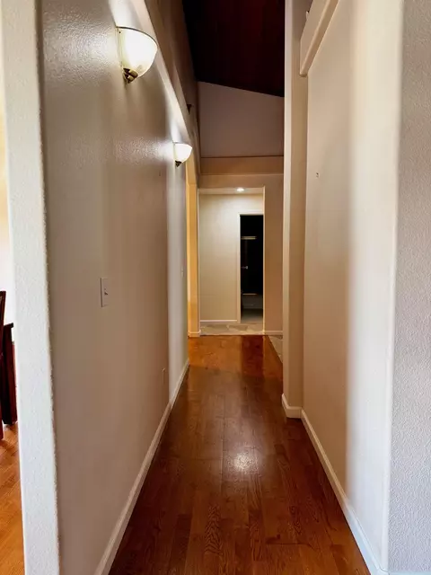 Entry Way - 13228 Tierra Oaks Dr, Redding, CA 96003 photo 2 of 5
