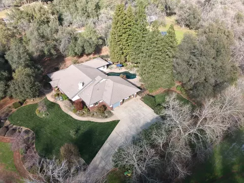 View/Area - 13228 Tierra Oaks Dr, Redding, CA 96003 photo 3 of 7