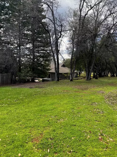 Exterior - 13228 Tierra Oaks Dr, Redding, CA 96003 photo 13 of 25