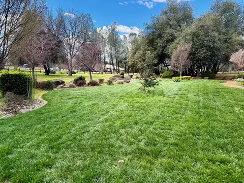 Exterior - 13228 Tierra Oaks Dr, Redding, CA 96003 photo 4 of 25