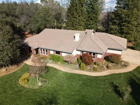 13228 Tierra Oaks Dr, Redding, CA 96003