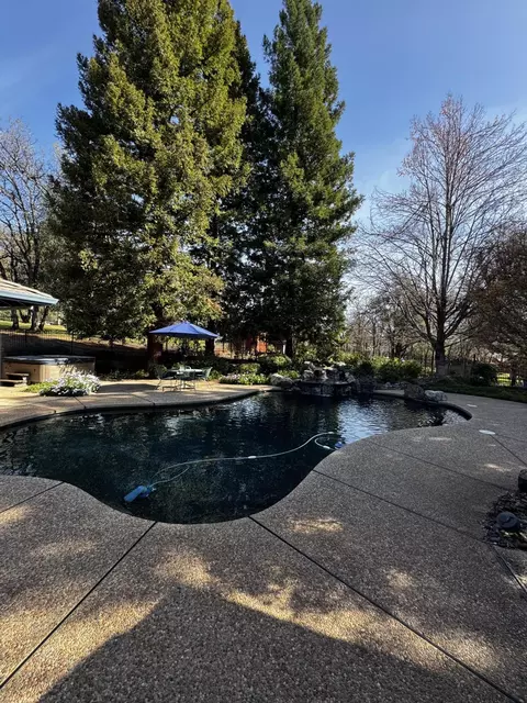 Exterior - 13228 Tierra Oaks Dr, Redding, CA 96003 photo 7 of 25