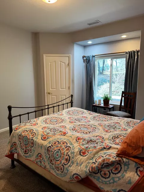 Bedroom - 13228 Tierra Oaks Dr, Redding, CA 96003 photo 3 of 6