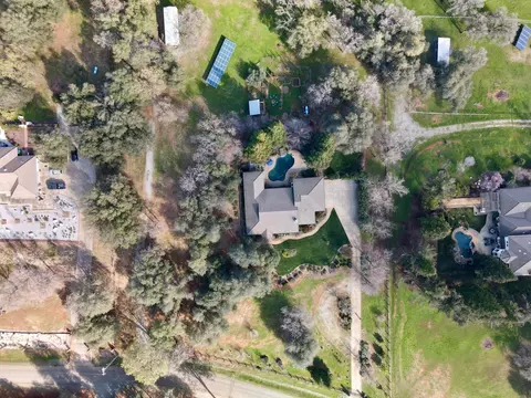 View/Area - 13228 Tierra Oaks Dr, Redding, CA 96003 photo 2 of 7