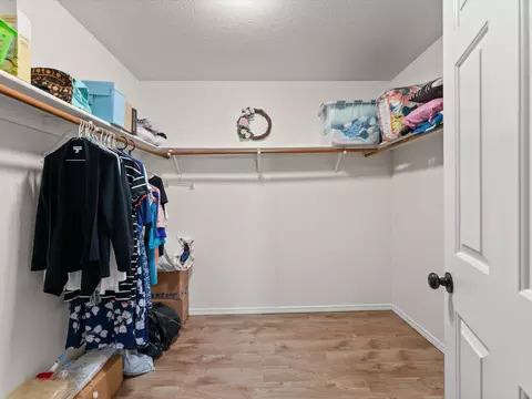 6937 Yvonne Ct, Redding, CA 96001 photo 18
