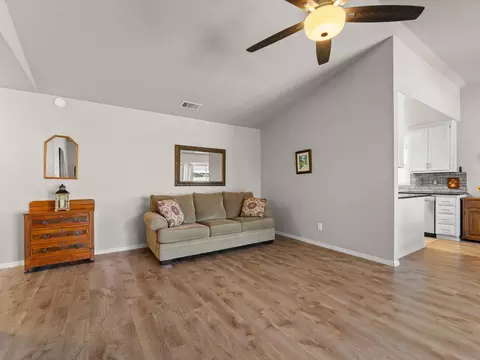 6937 Yvonne Ct, Redding, CA 96001 photo 6