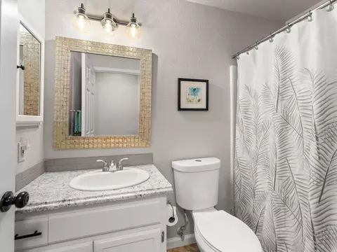6937 Yvonne Ct, Redding, CA 96001 photo 27