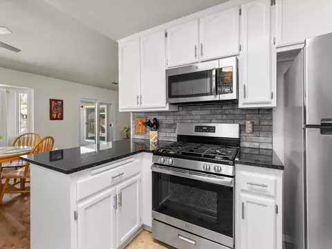 6937 Yvonne Ct, Redding, CA 96001 photo 13