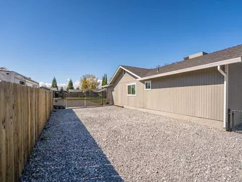 6937 Yvonne Ct, Redding, CA 96001 photo 39