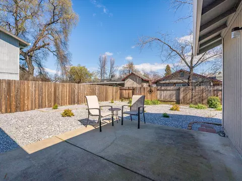 6937 Yvonne Ct, Redding, CA 96001 photo 33