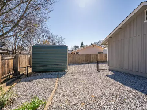 6937 Yvonne Ct, Redding, CA 96001 photo 40