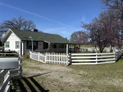 21381 Old 44 Dr, Redding, CA 96003