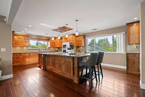 3895 Oro St, Redding, CA 96001 photo 7