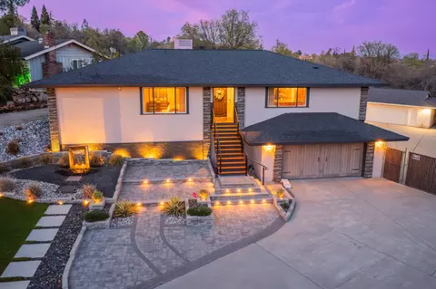 3895 Oro St, Redding, CA 96001