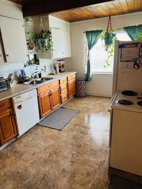2922 Palomino St, Anderson, CA 96007