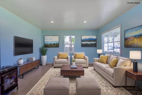 Living - 403 Beagle Ln, Redding, CA 96002 photo 2 of 4