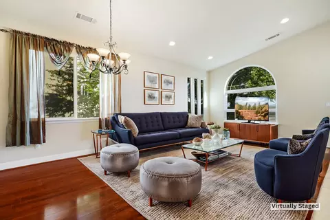 Living - 532 River Park Dr, Redding, CA 96003 photo 1 of 5